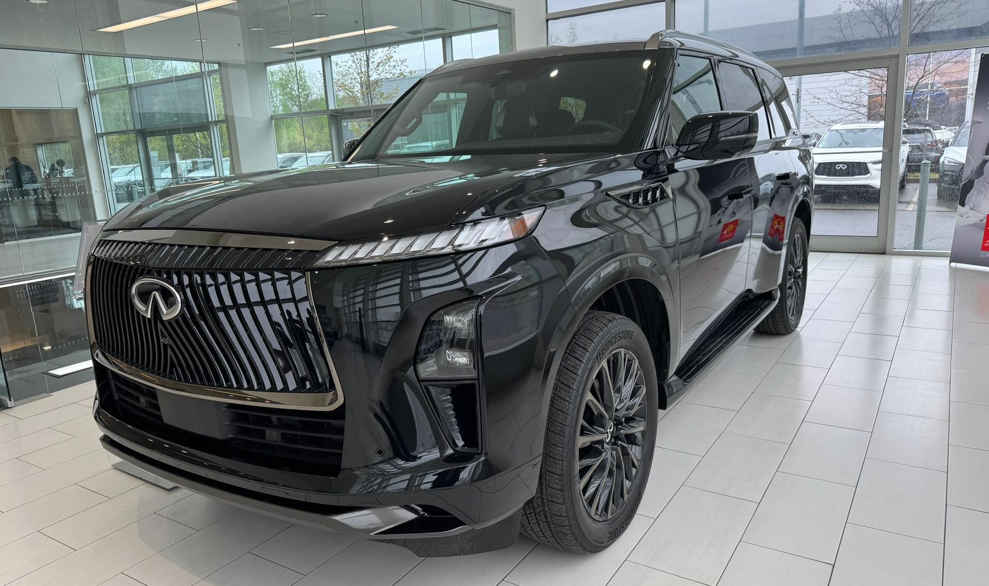 Infiniti QX80 Autograph AWD, 2026 — автомобиль Лаки Кар