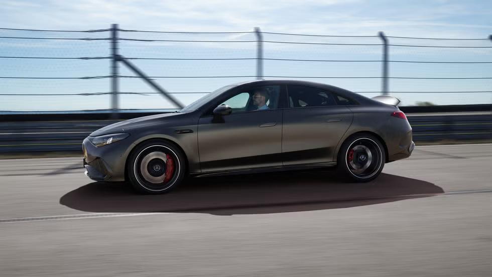 Mercedes-AMG CLA45 EV 2027 — электрический AMG с тремя моторами