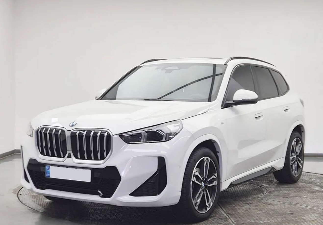 BMW X1 2.0d sDrive xLine — автомобиль Лаки Кар