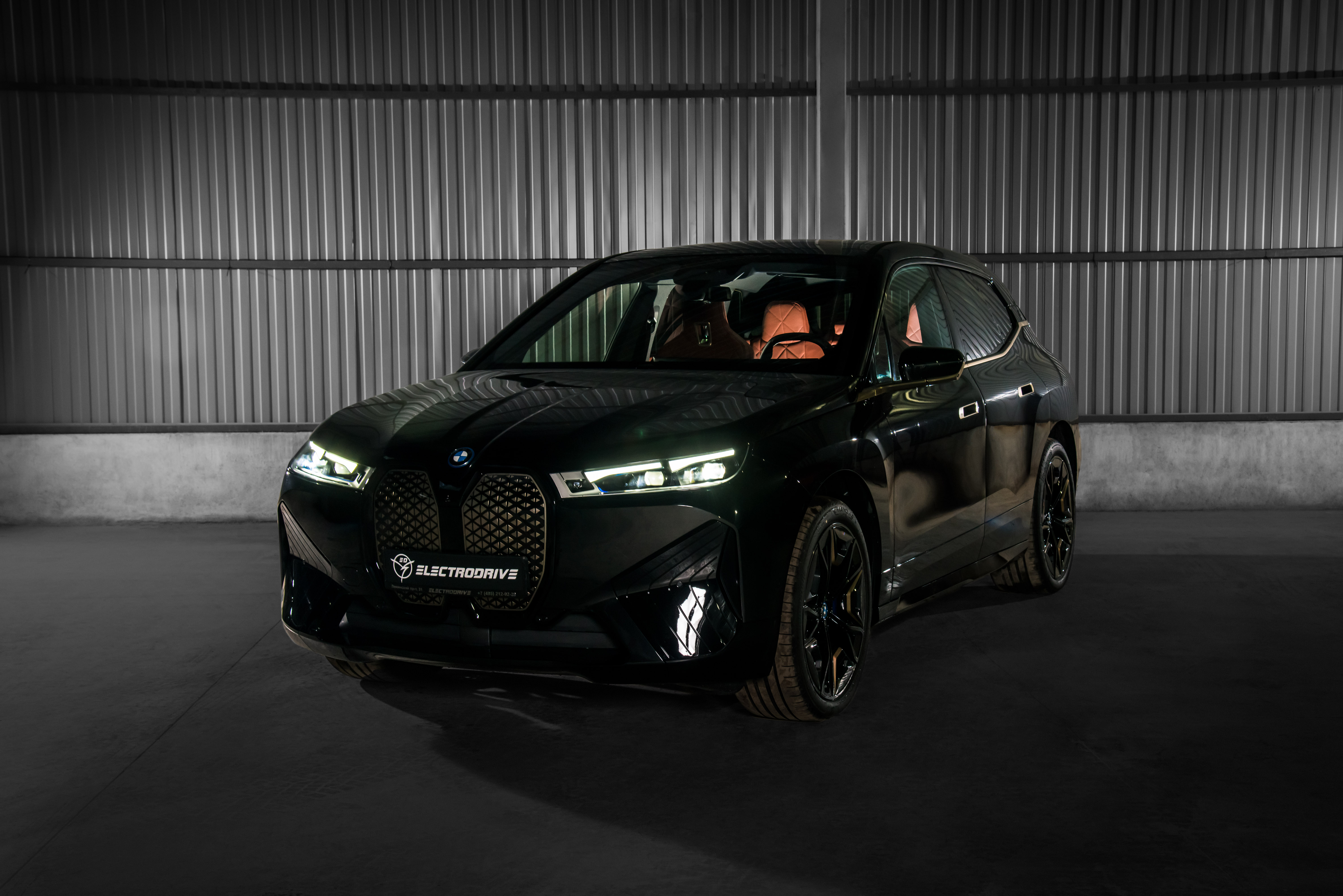 BMW IX XDrive 50 — автомобиль Лаки Кар