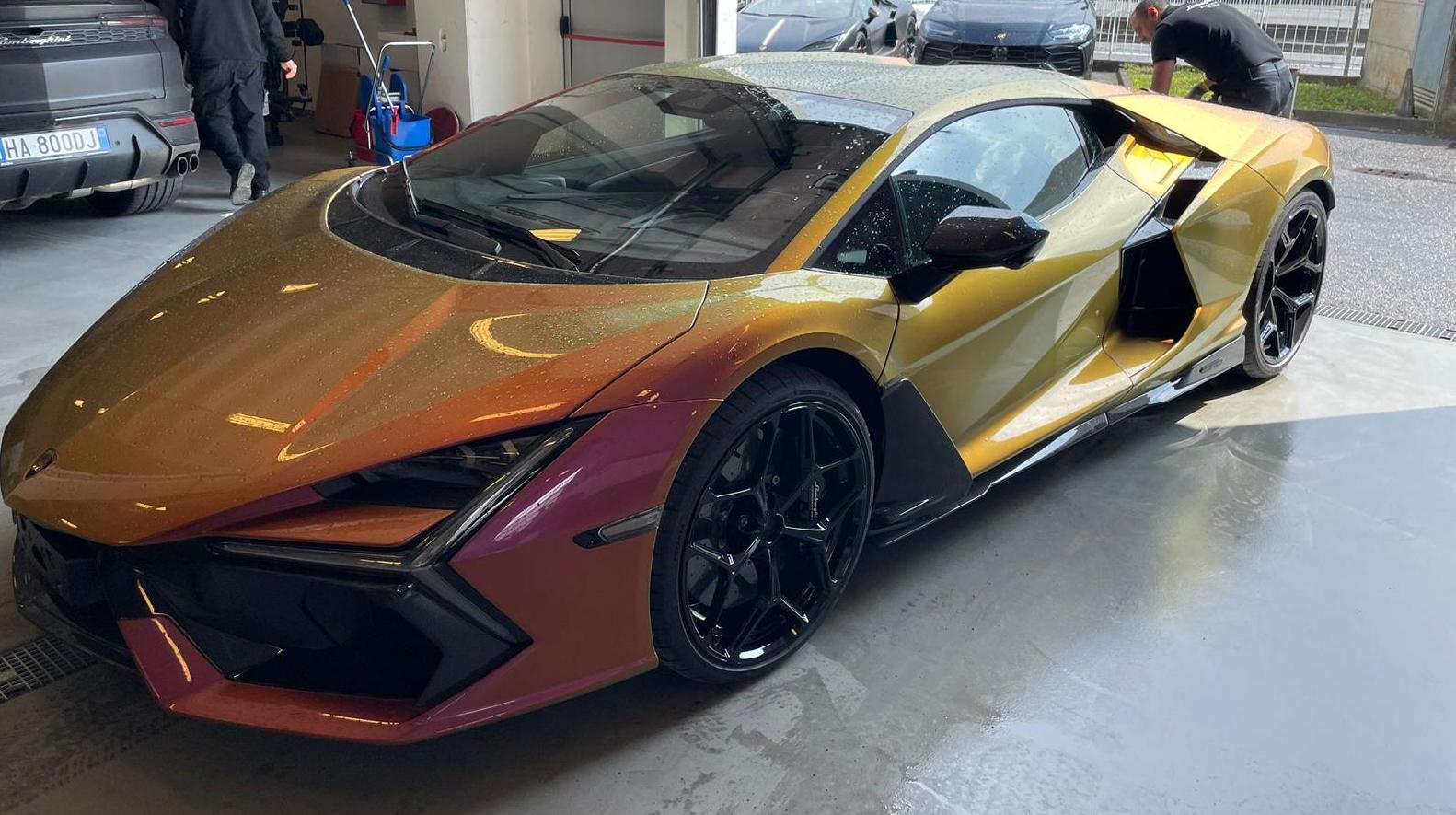 Lamborghini Revuelto, 2026 — автомобиль Лаки Кар
