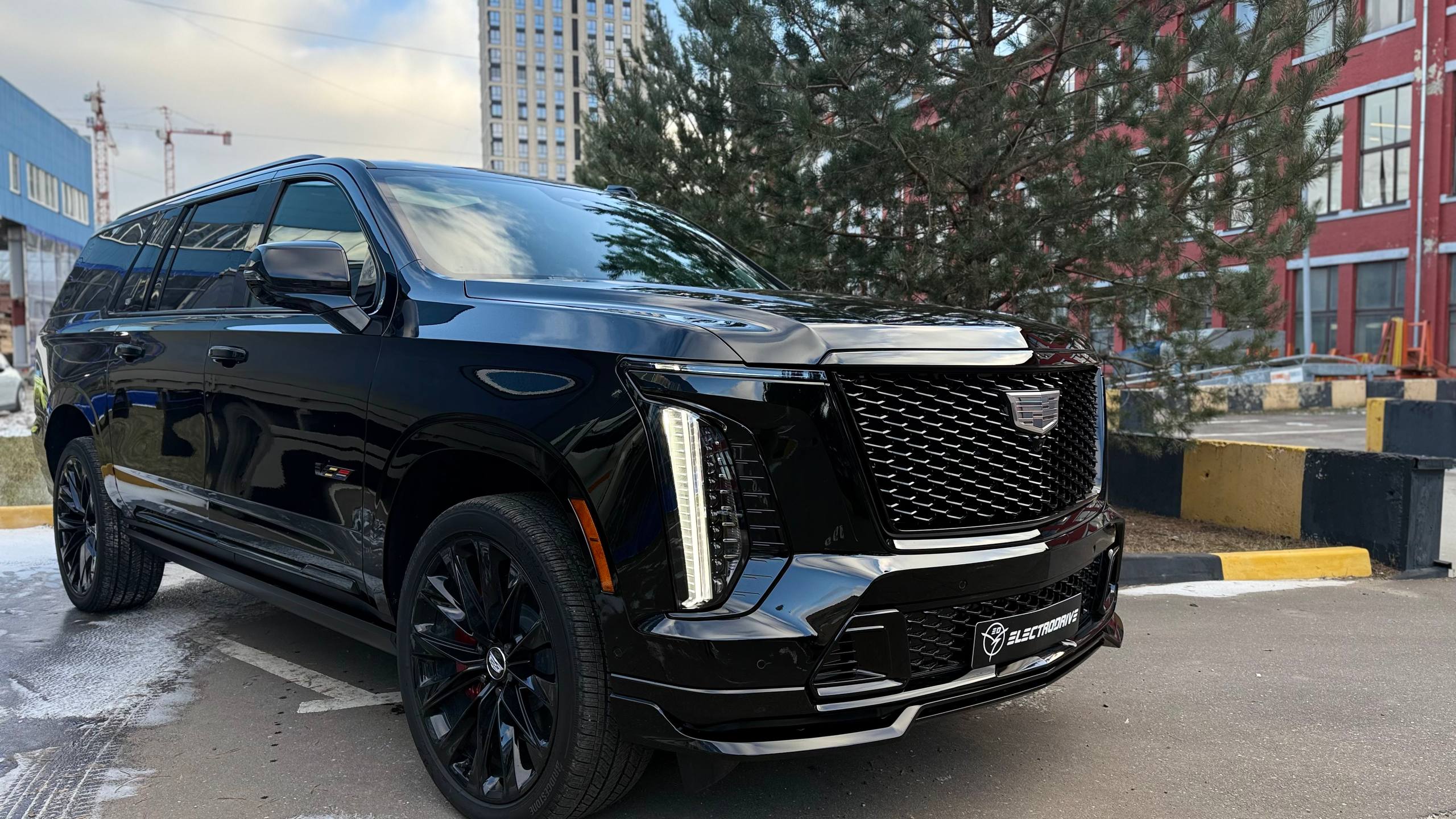 Cadillac ESCALADE ESV V-Series, 2025 — автомобиль Лаки Кар