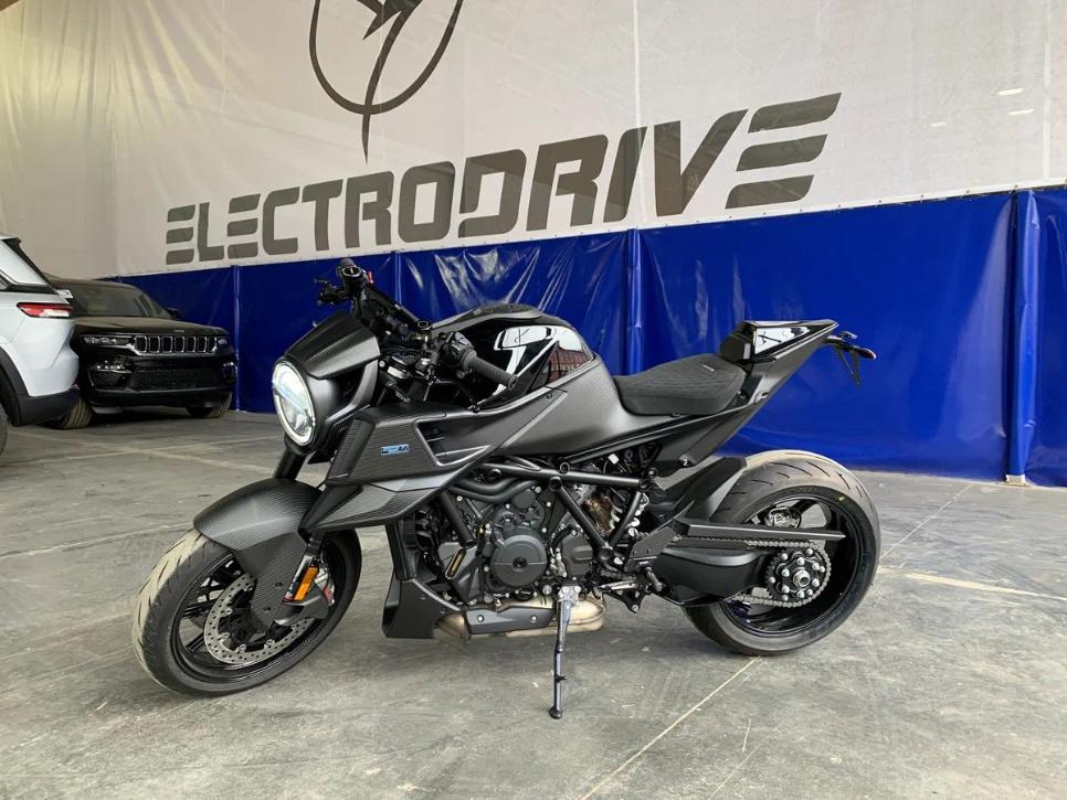 KTM BRABUS 1300R — автомобиль Лаки Кар