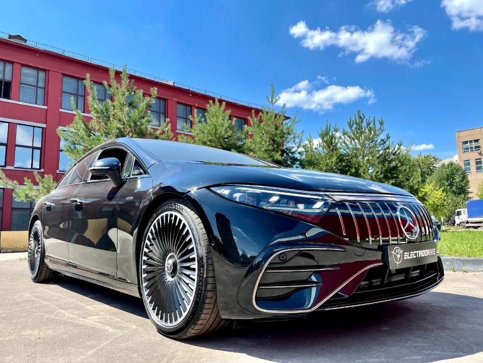 Mercedes Benz EQS AMG 53 — автомобиль Лаки Кар