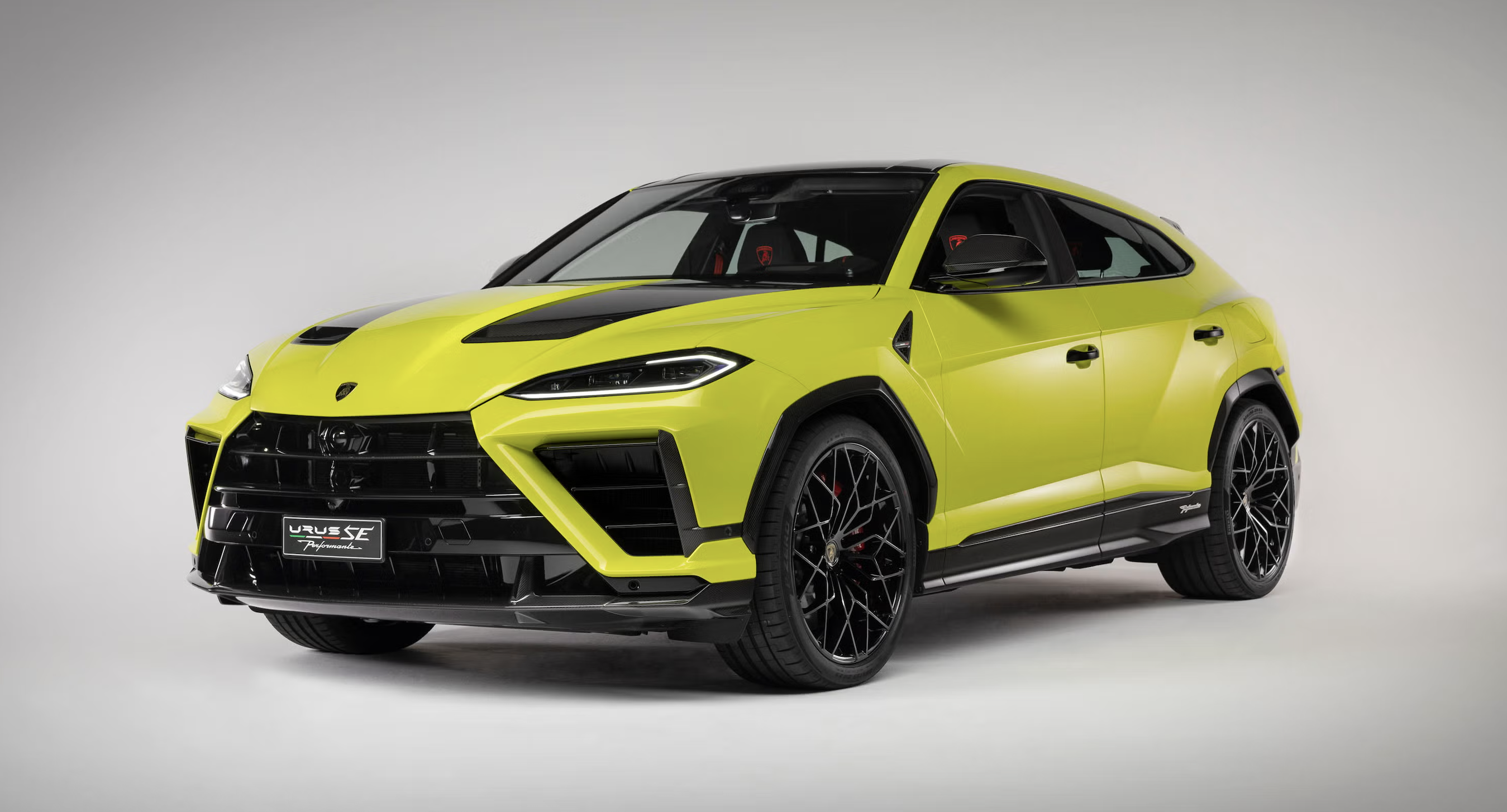 LAMBORGHINI URUS SE PERFORMANTE — самый мощный Urus в plug-in hybrid формате