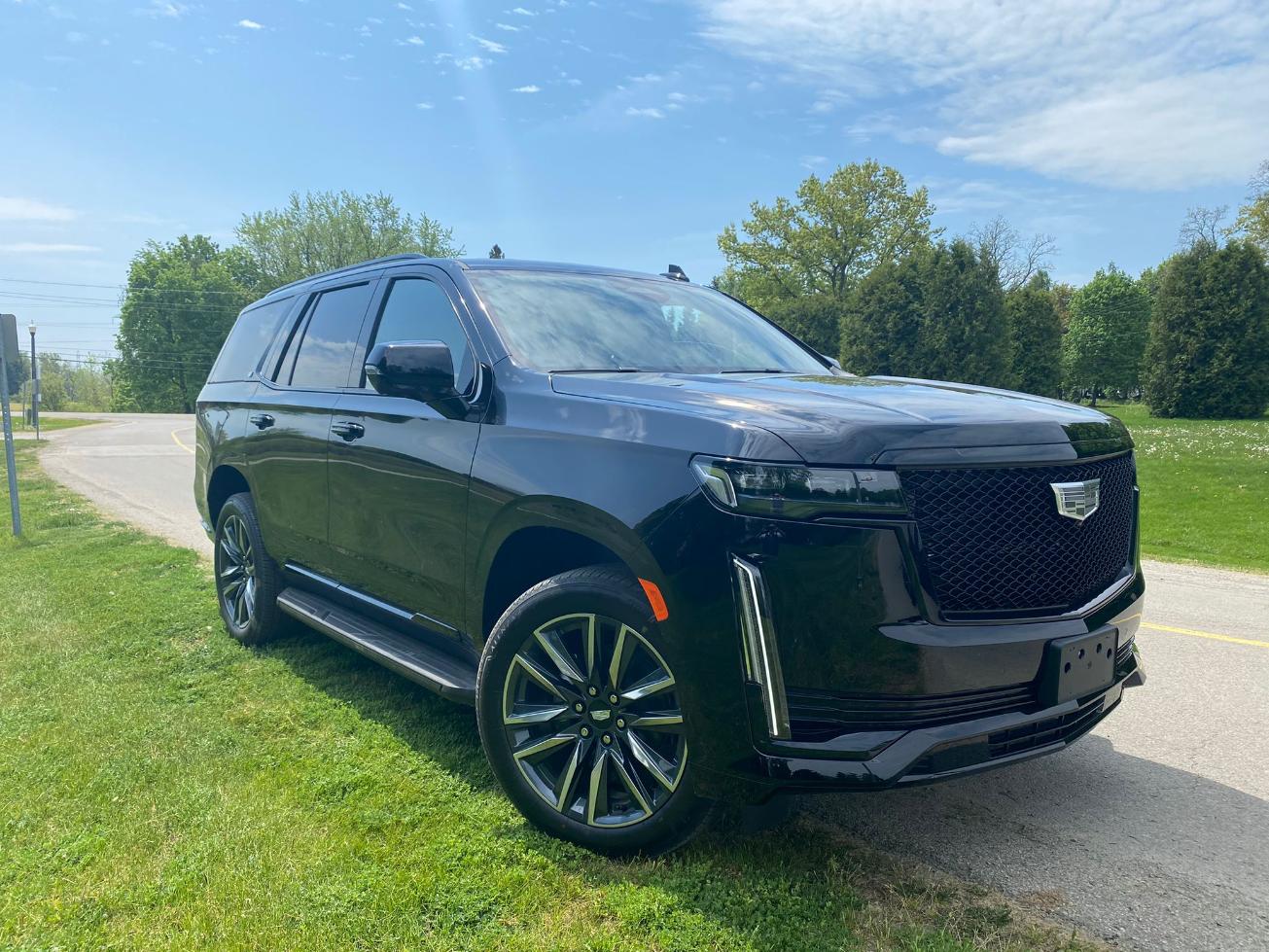 Cadillac ESCALADE — автомобиль Лаки Кар