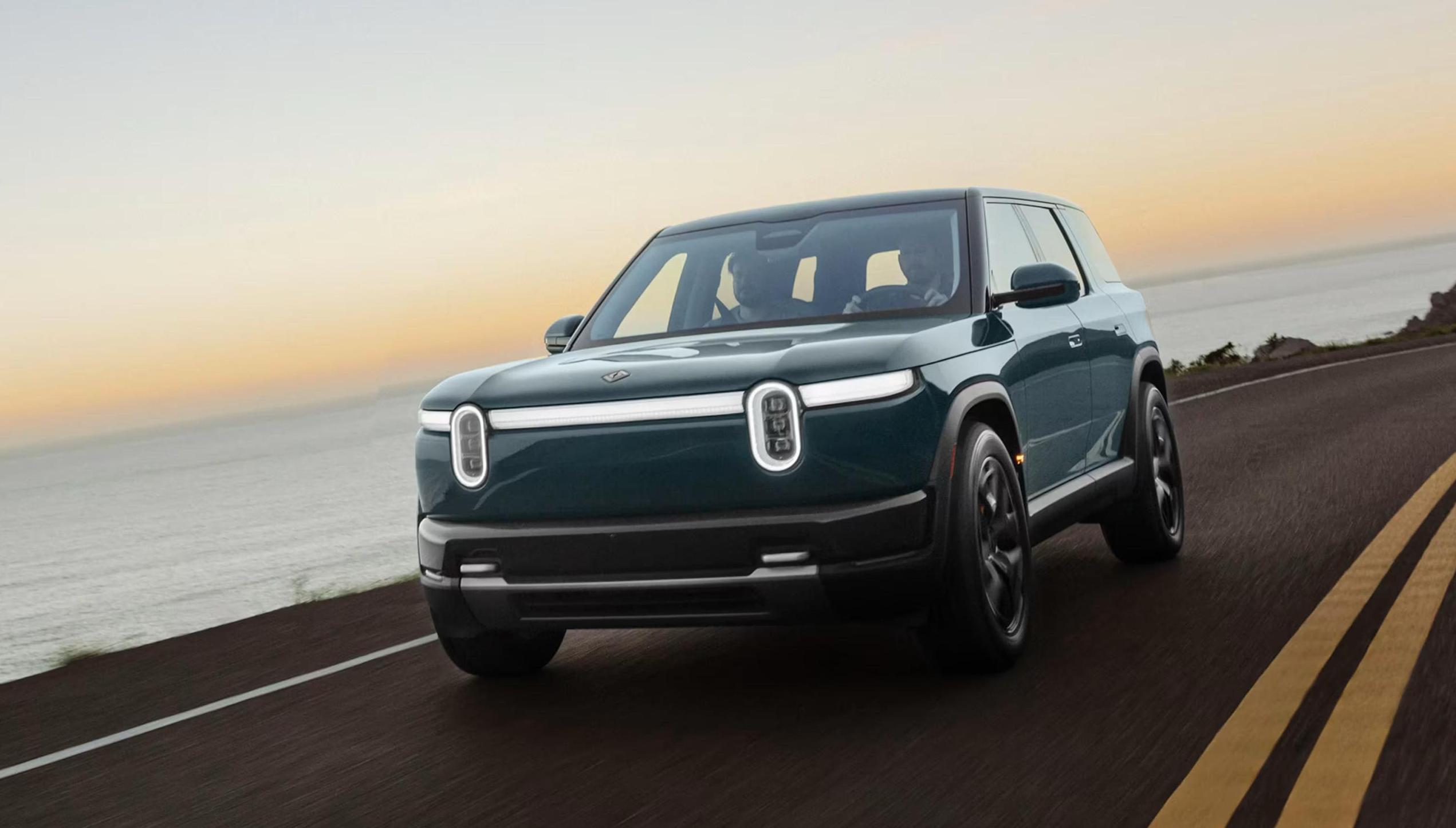 RIVIAN R2 — старт поставок среднеразмерного электрокроссовера