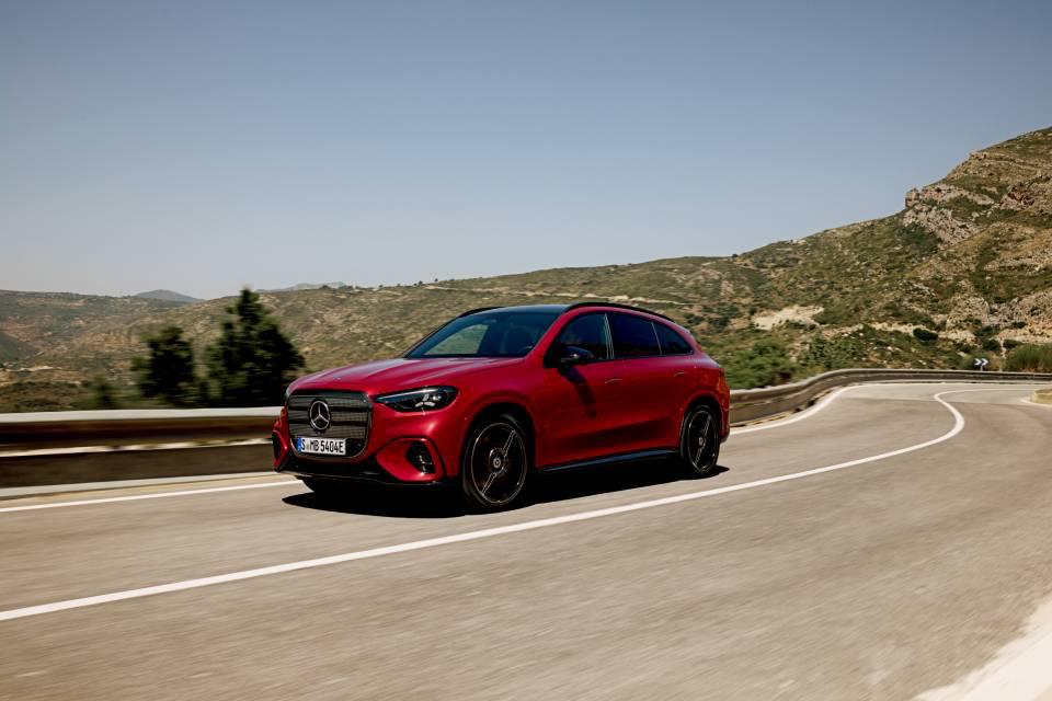 GLC 300 4MATIC — новая полноприводная электроверсия MERCEDES-BENZ
