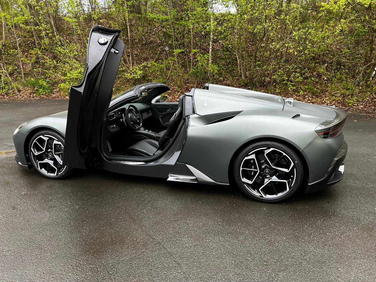 Maserati MC20 Cielo Spyder — автомобиль Лаки Кар