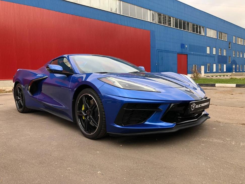 Chevrolet Corvette C8 STINGRAY — автомобиль Лаки Кар