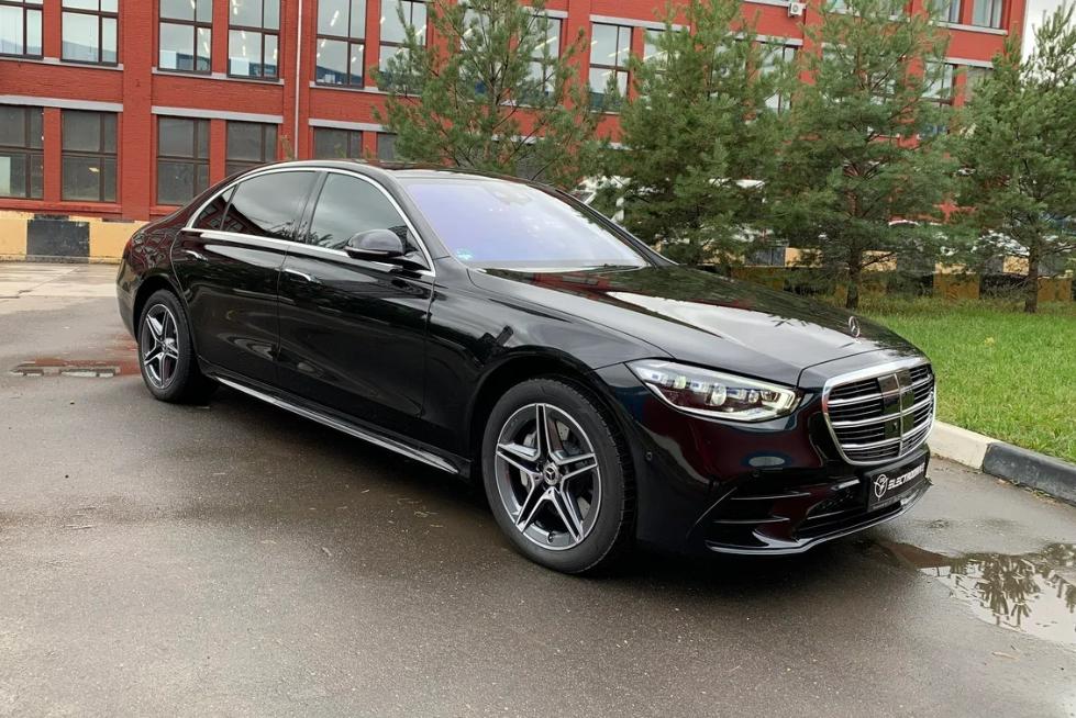 Mercedes-Benz S-Класс 580 e — автомобиль Лаки Кар